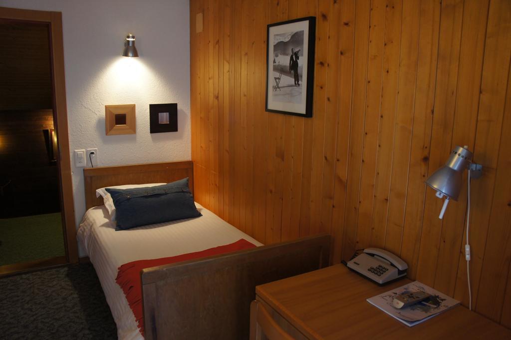 Hotel Des Alpes Champéry Room photo