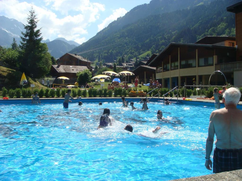 Hotel Des Alpes Champéry Exterior photo