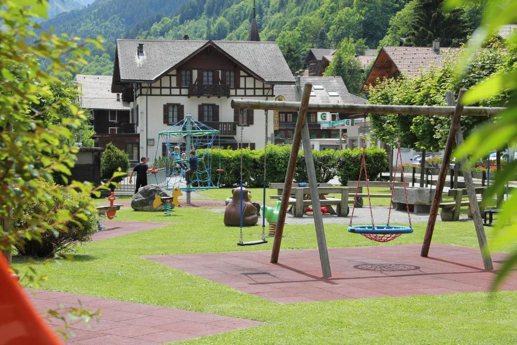 Hotel Des Alpes Champéry Exterior photo